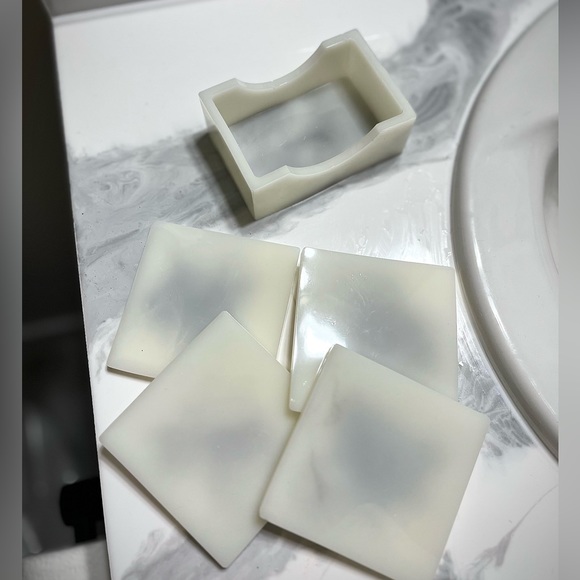 Hand poured marble coasters - Picture 2 of 3